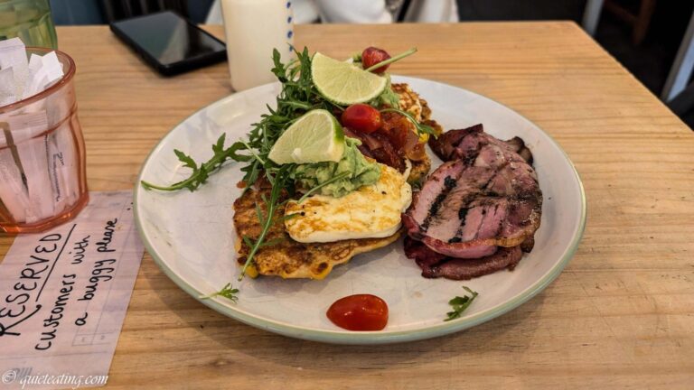 Love Walk Cafe - Quieteating