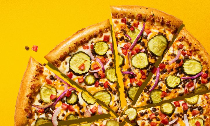 ‘Tis the Season for Toppers Cheeseburger Pizza