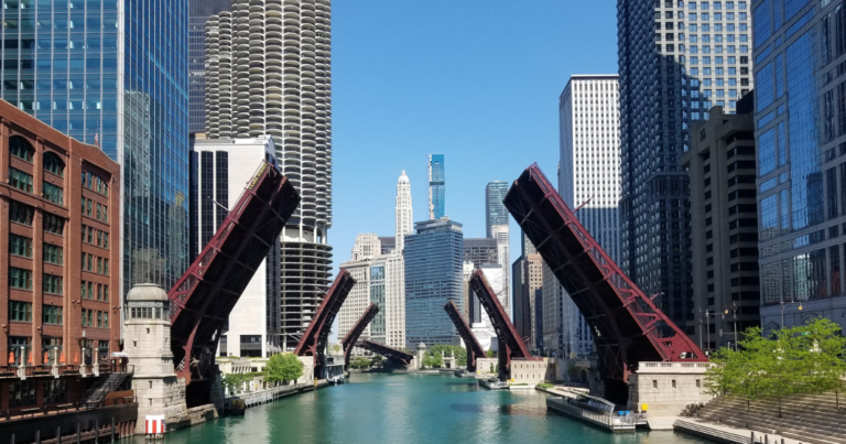 Chicago committee advances hemp-THC ban as federal prohibition looms
