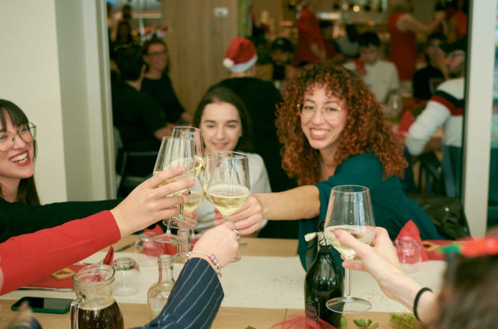 Should You Throw a Holiday Party? | Modern Restaurant Management