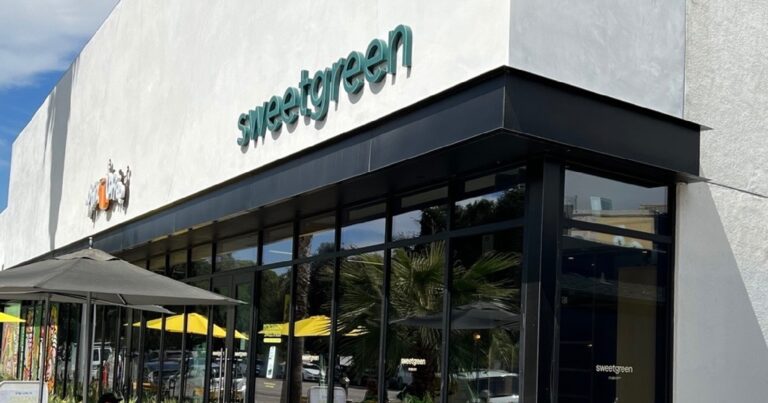 Sweetgreen goes for magic $10 price point with new Blackened Chicken Harvest Bowl