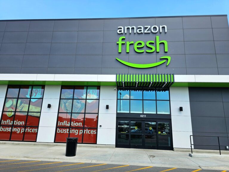 Amazon’s grocery retreat is a warning to restaurants chasing full automation