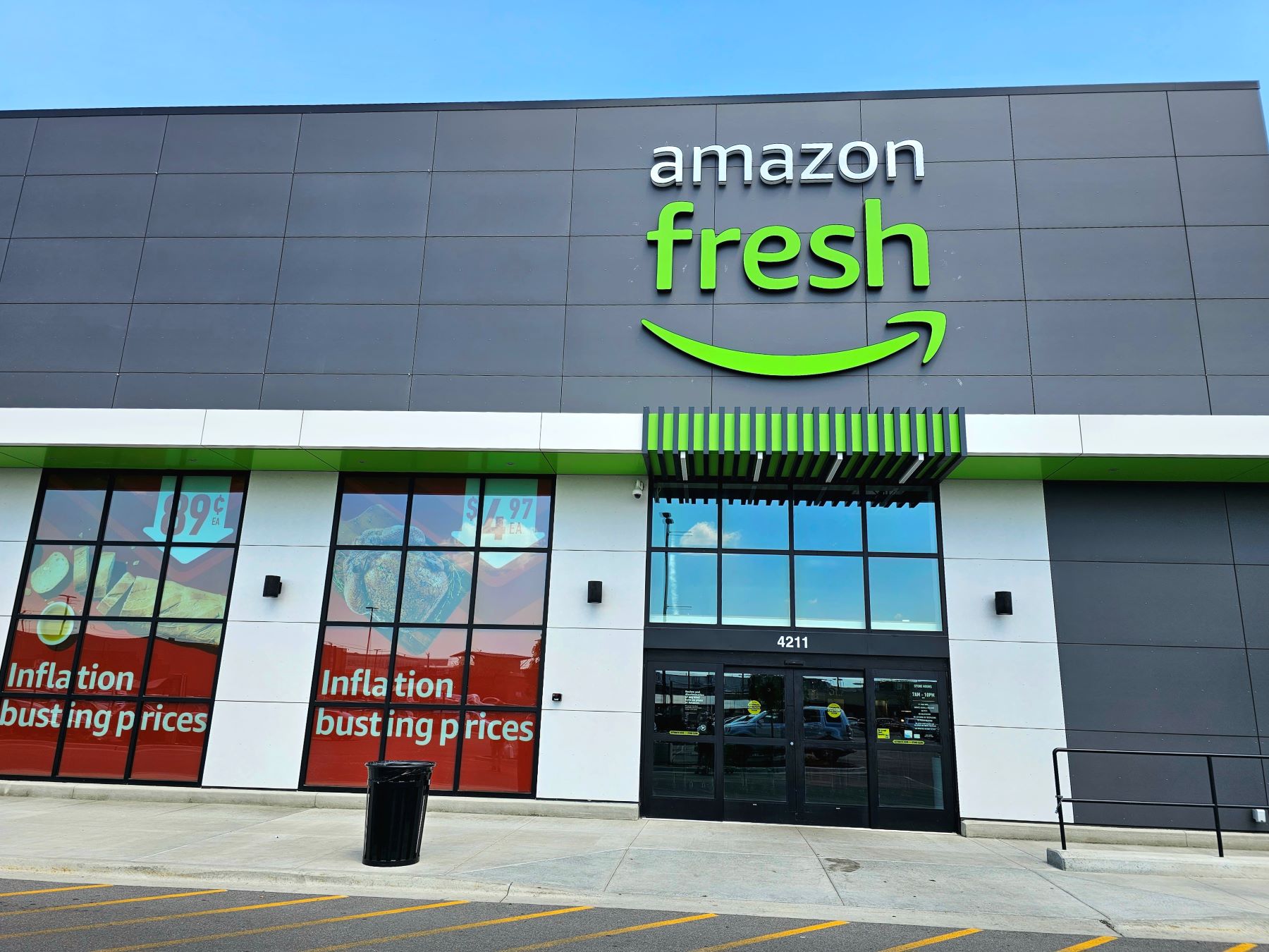 Amazon’s grocery retreat is a warning to restaurants chasing full automation