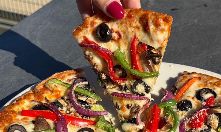 Make It or Break It: Old Chicago Pizza + Taproom Turns January Resolutions into Weekly Rewards
