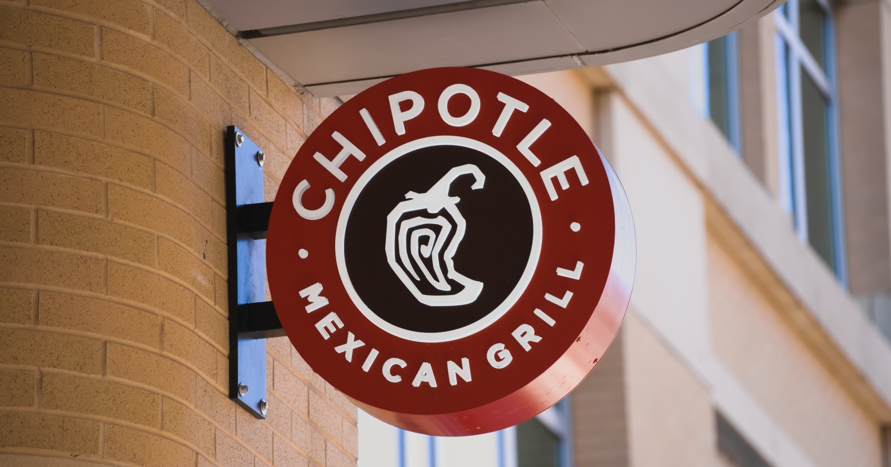 Chipotle works to correct misleading reports about pricing