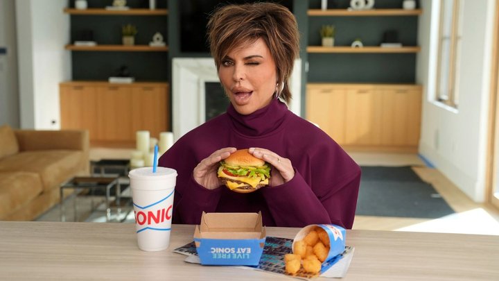 Sonic teams with Lisa Rinna to market All-American Sonic Smashers