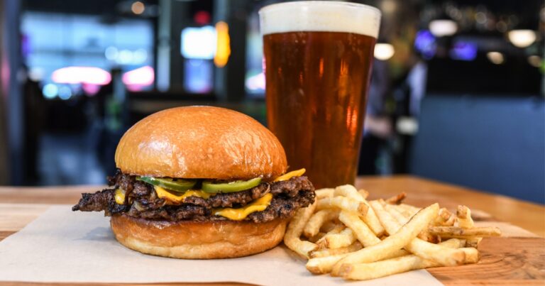 Why Hopdoddy CEO Jeff Chandler thinks it's a good time for better-burger brands