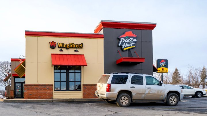Yum Brands reports Q4, year-end results; Pizza Hut to close 250 units