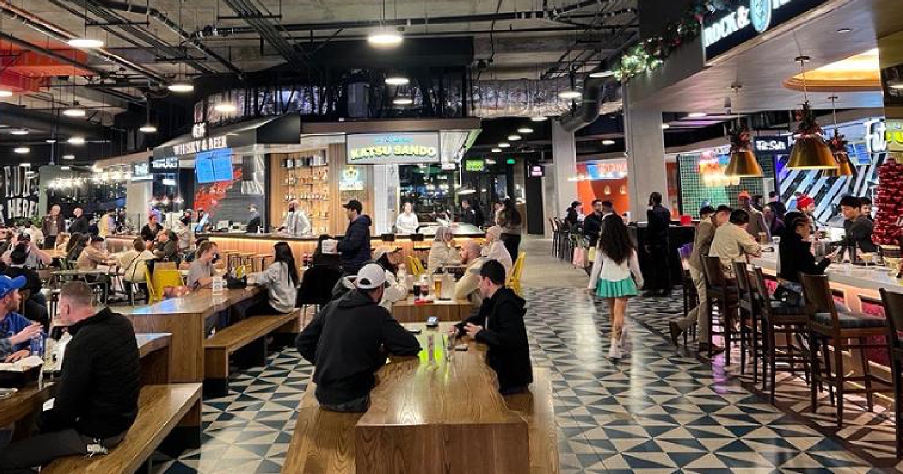 Earl Enterprises to exit from management of massive LA-area food hall