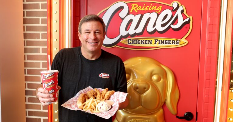 Raising Cane's readies 1,000th unit, which is in heart of Hollywood