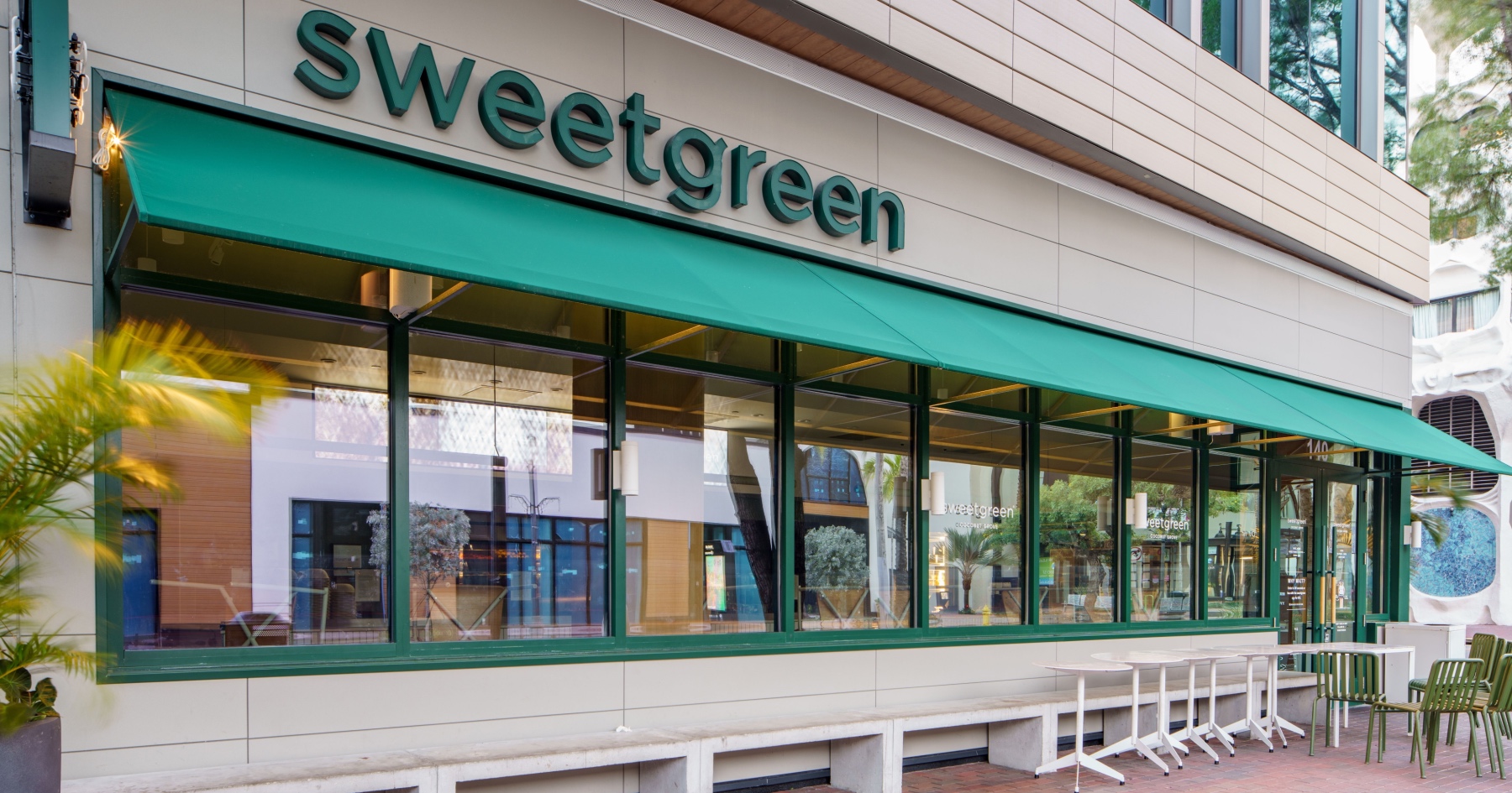 Sweetgreen wanted to reach 1,000 units by the end of the decade. It may take a bit longer