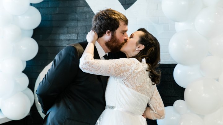 &amp;pizza serves up romance with Pi Day weddings