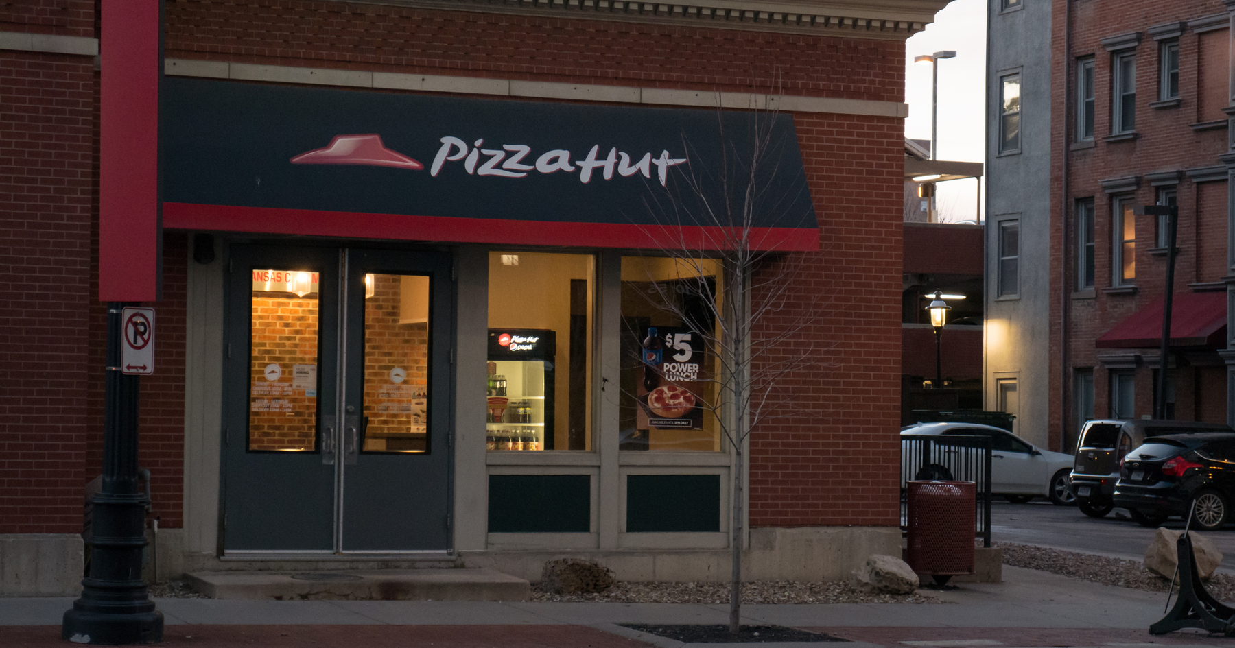 2 of the country's 4 largest pizza chains are reportedly closing in on a sale