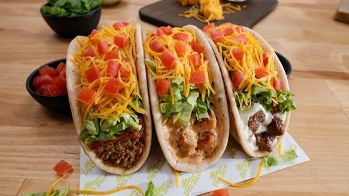 Del Taco leans into 90s nostalgia with return of Big Fat Tacos, Del Flipz