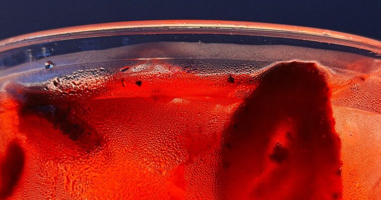 Starbucks Strawberry Açai Refreshers Are Teen Status Symbols