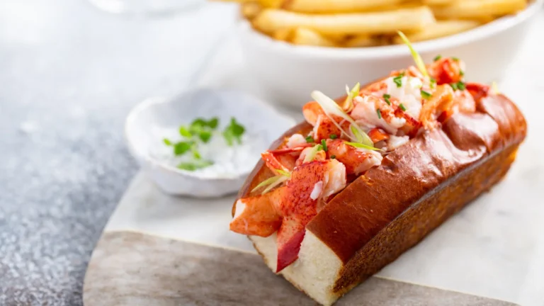 Mason's Famous Lobster Rolls intros food truck