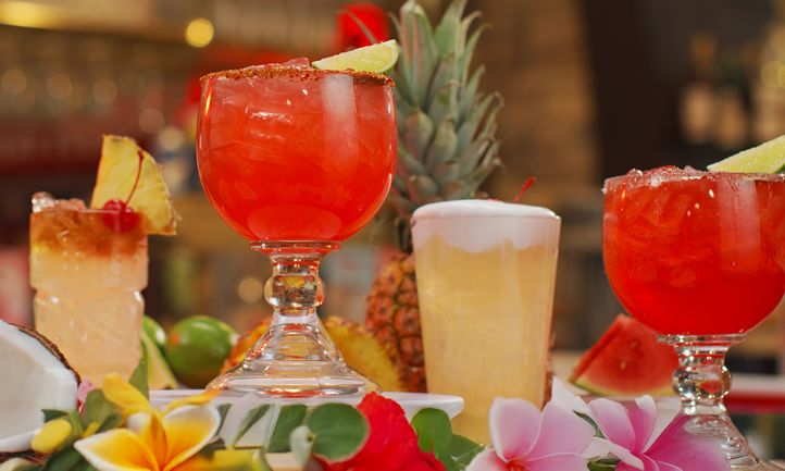 Red Robin Shakes Up World Cocktail Day with New Summer Beverage Lineup