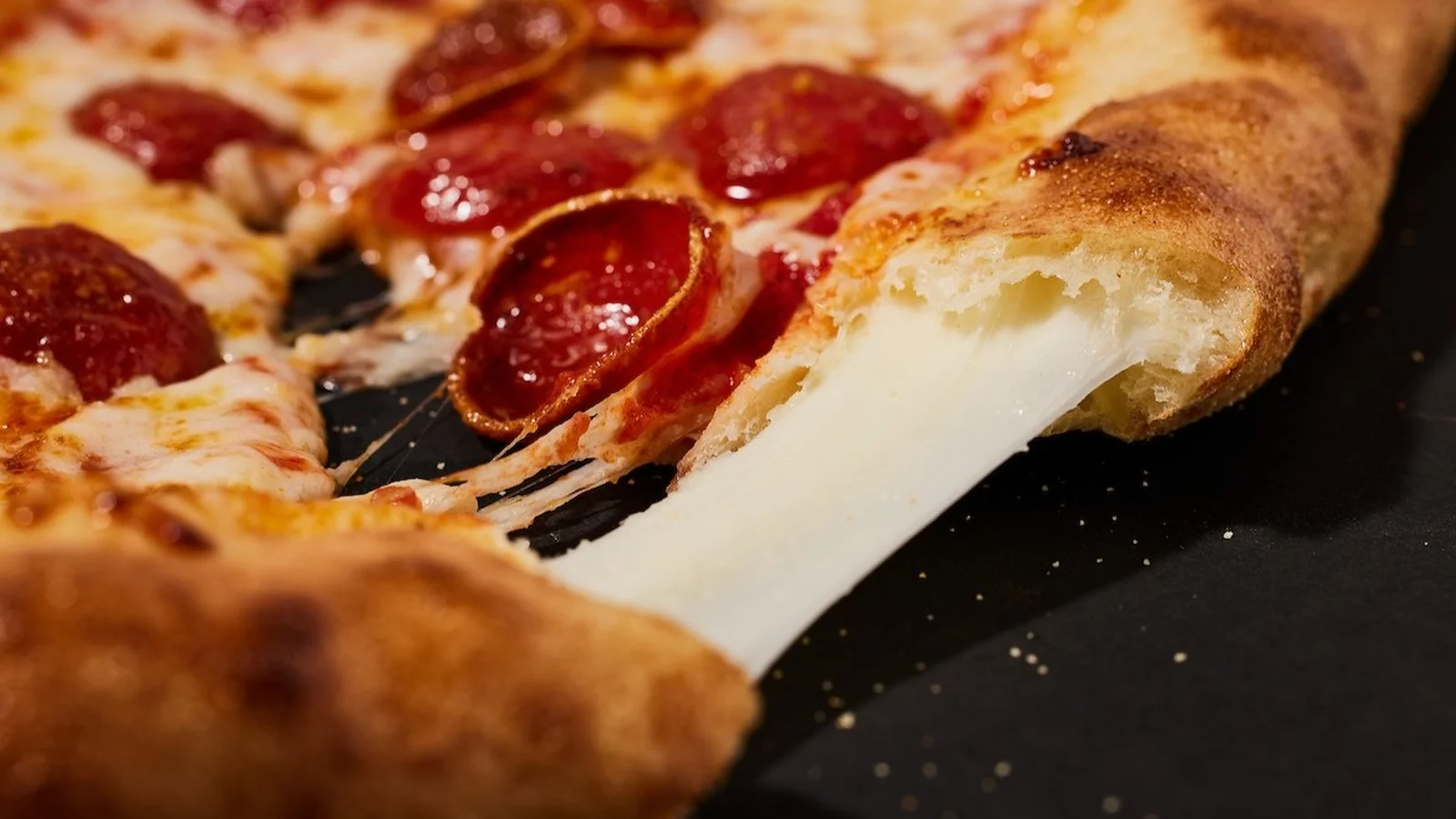 &amp;pizza marks 1st international expansion with 10-store India deal
