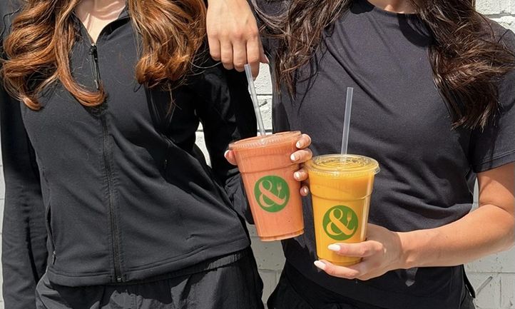CRISP &amp; GREEN Celebrates National Smoothie Day With “Fuel a Friend” Weekend Offer