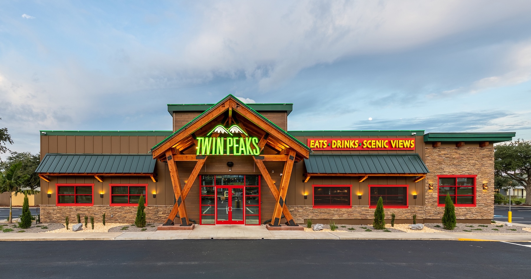 Free from bankruptcy, Twin Peaks shifts back to growth mode