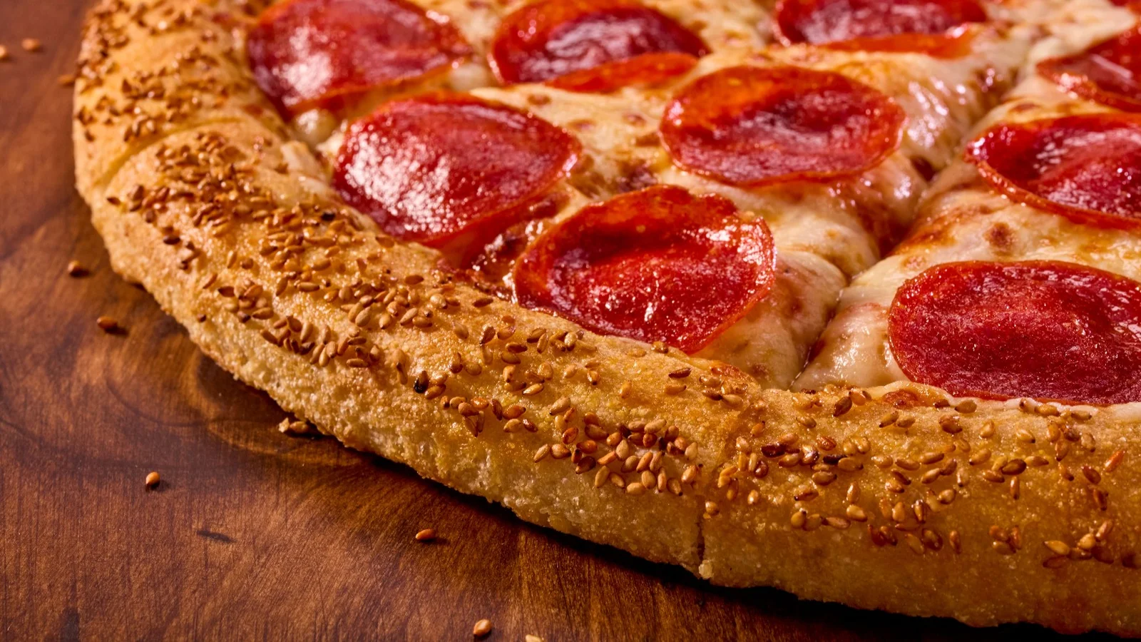 Hungry Howie’s adds Spicy Sesame to flavored crust lineup for summer
