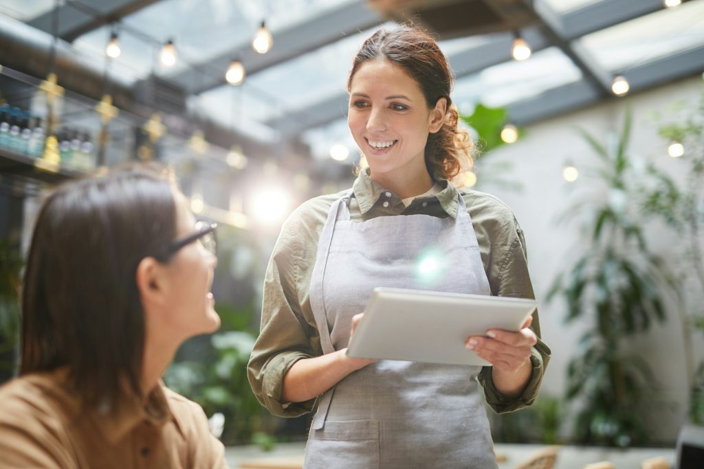 Modern Restaurants Balance Innovation and Service for Cost-Effective Transformation | Modern Restaurant Management
