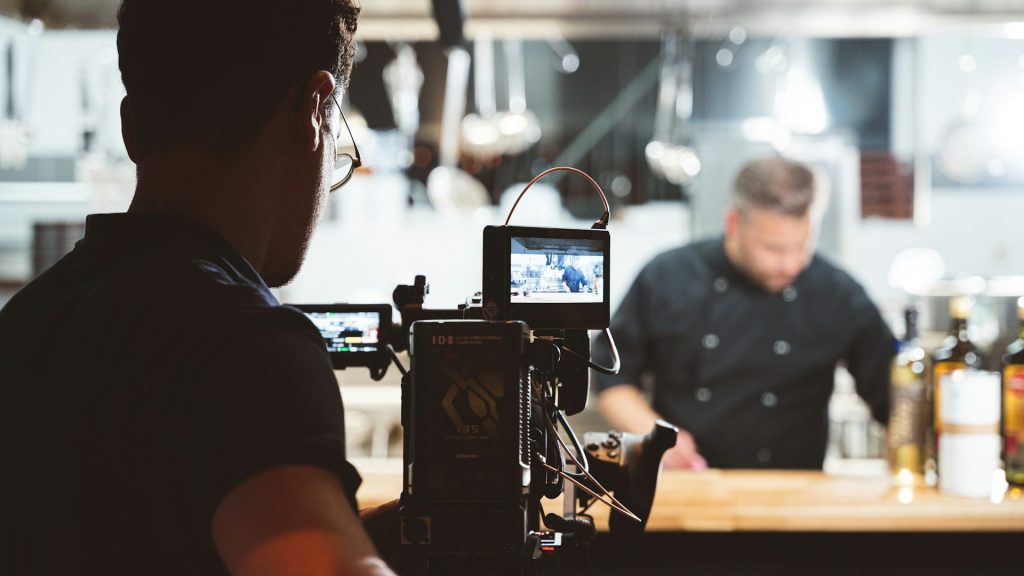 Use Content to Build Community, Not Just Promote Specials | Modern Restaurant Management