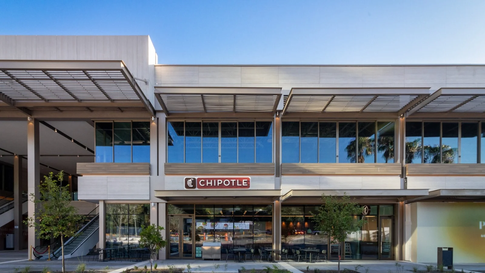 Chipotle opens 1st Mexico restaurant, plans further expansion