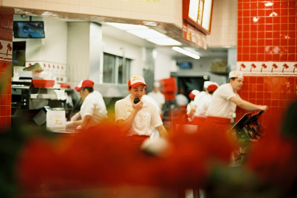 Managing Employee Morale and Avoiding Lawsuits in High-Turnover Workplaces: A Roadmap for QSR Operators | Modern Restaurant Management