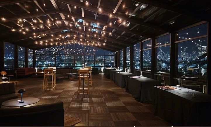 Roll-A-Cover and Viewpoint Enclosures Win Chrysalis Award for Three Top Lounge at The Salt Shed in Chicago