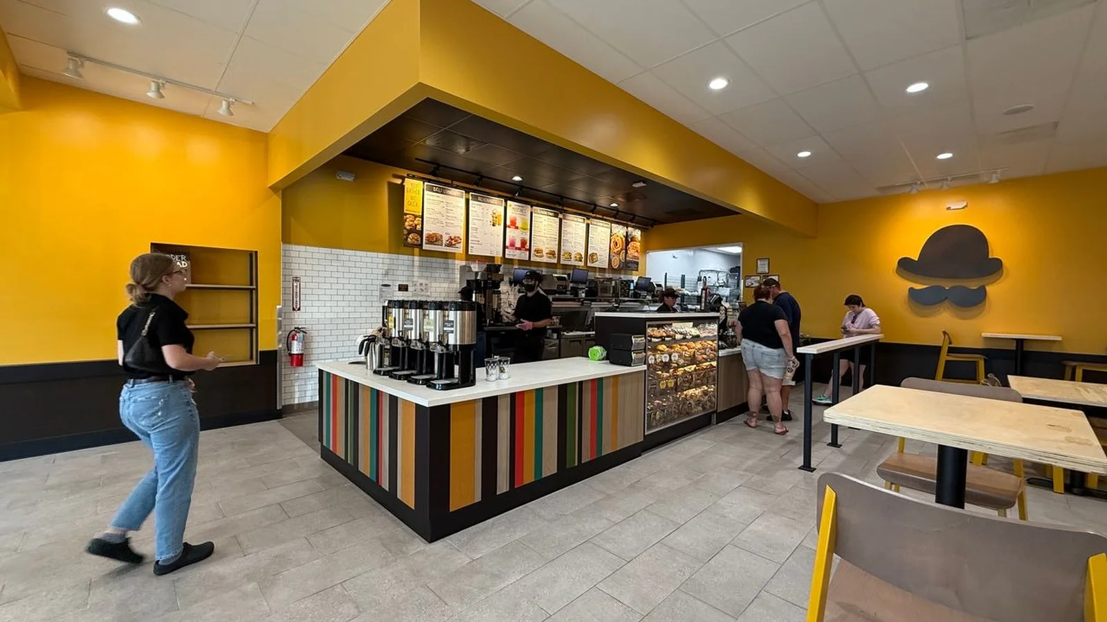 Baker Katz secures 5 leases for Einstein Bros