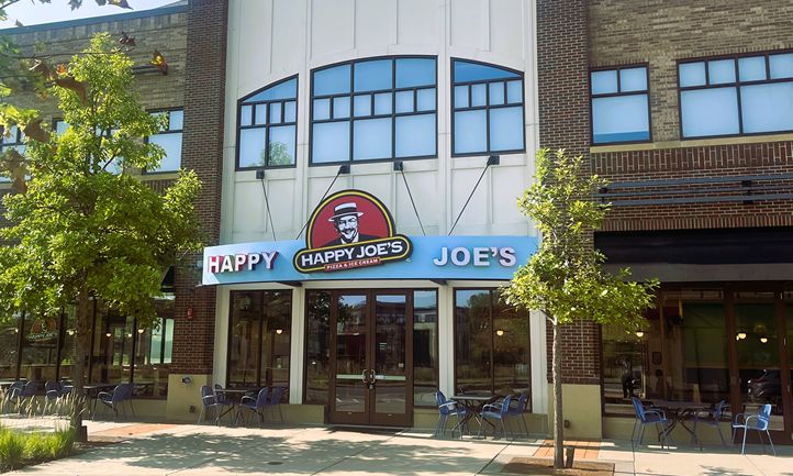 Happy Joe’s Brings the Party to Mendota Heights