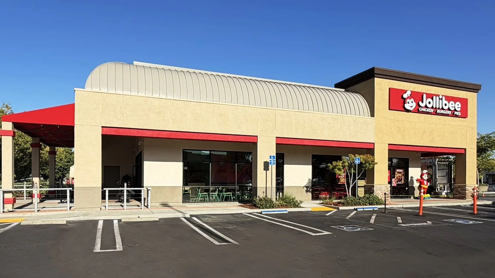 Jollibee opens 1st California franchise location in Roseville
