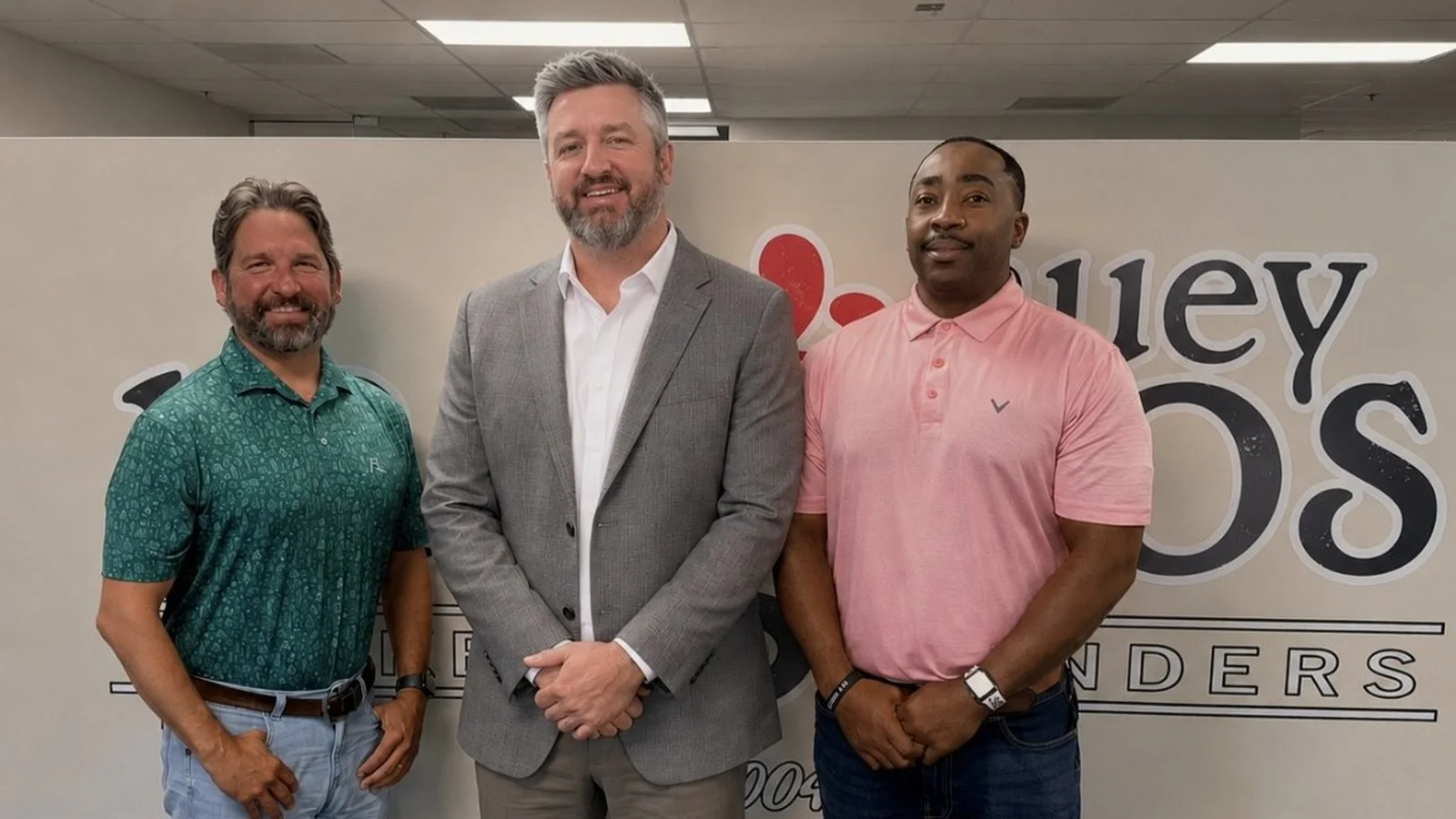 Marine Corps veterans, childhood friends sign 6-unit Huey Magoo's deal in South Carolina