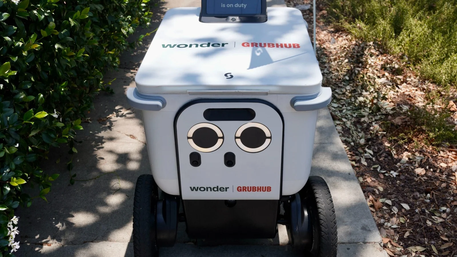 Wonder, Serve Robotics partner to expand autonomous delivery on Grubhub