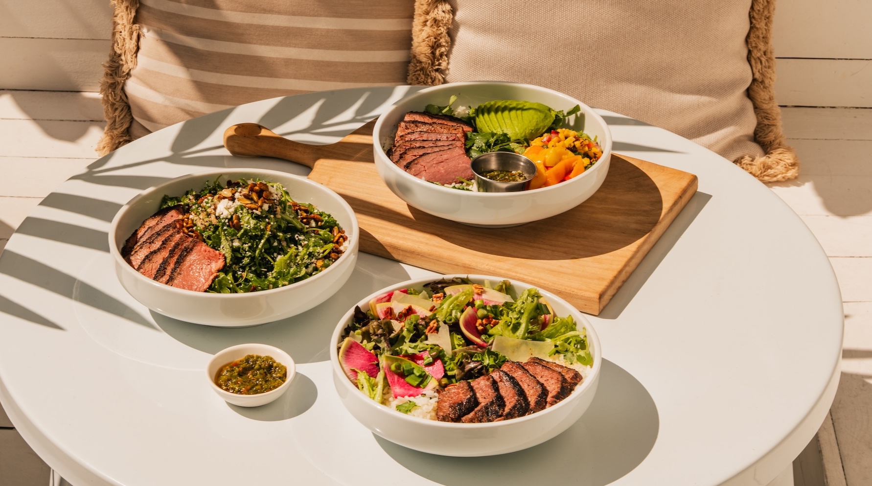 Pura Vida Miami captures health-minded diners with fast-casual hybrid