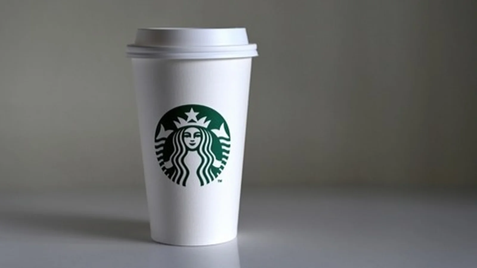 Starbucks announces 250 store closures
