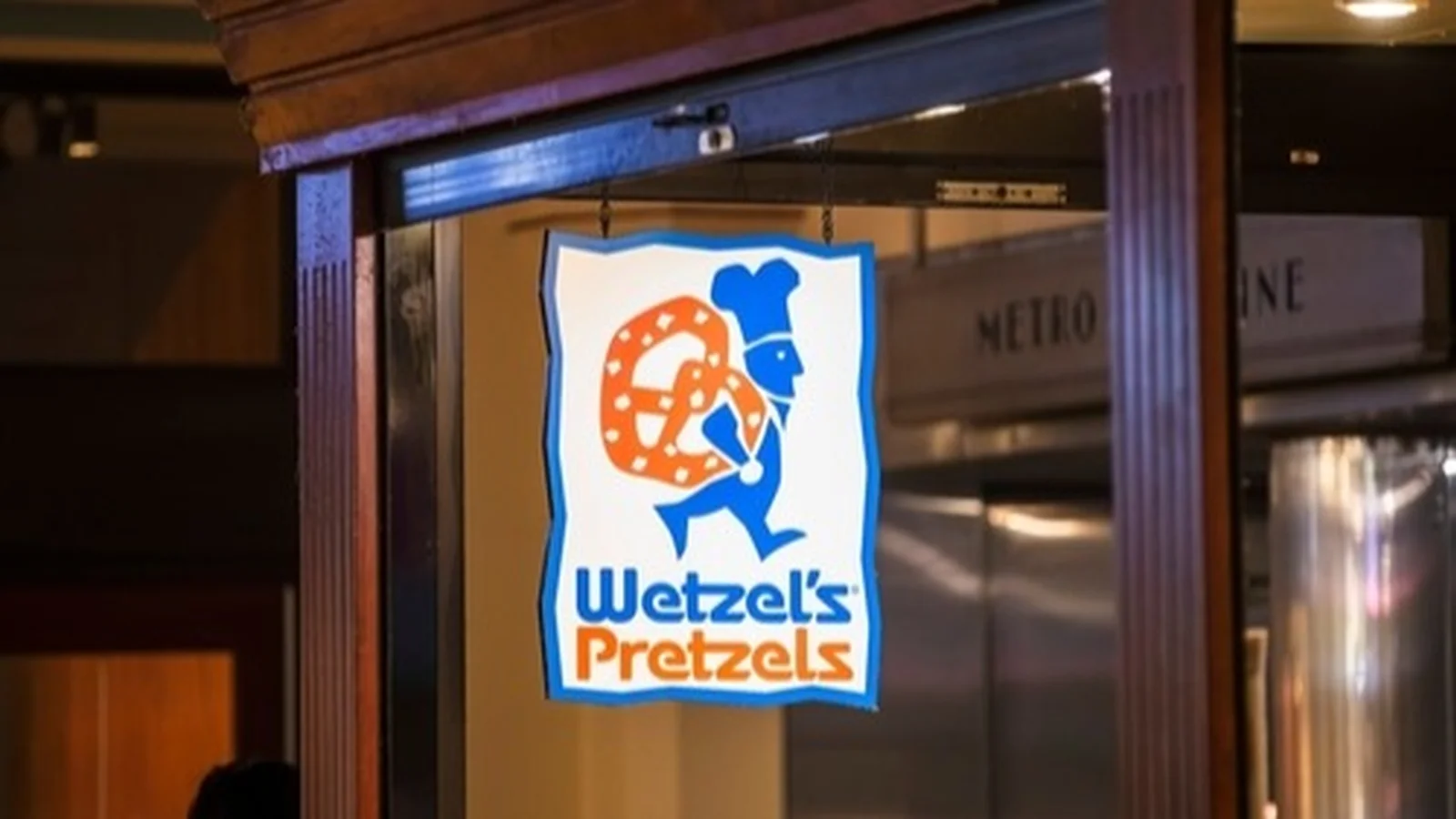 Wetzel’s Pretzels, sweetFrog franchisee to open co-branded Texas location